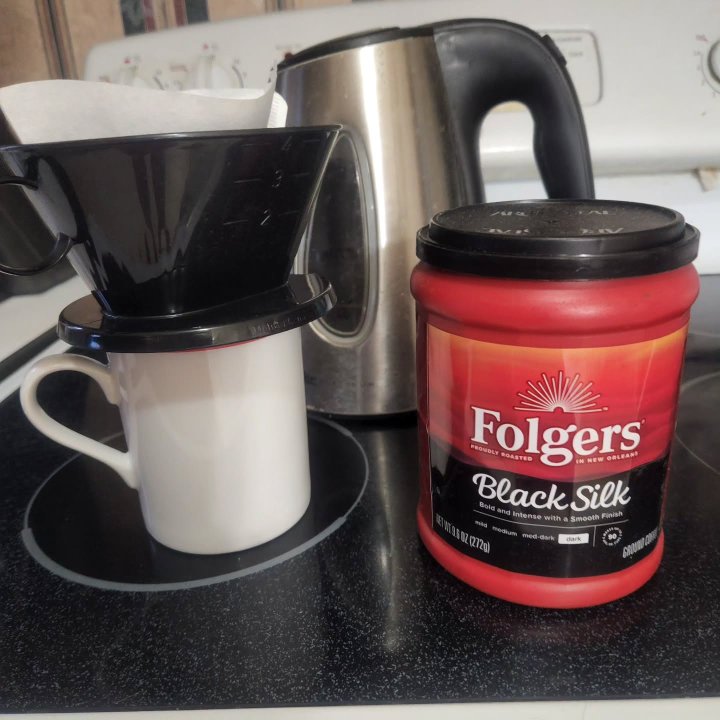 Folgers Colombian Ground Coffee - Medium Roast, 22.6 oz