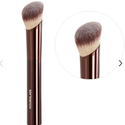 Hourglass Ambient Soft Radiance Foundation Brush