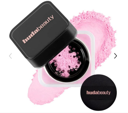 HUDA BEAUTY Mini Easy Bake Brightening & Setting Powder – more benefit-focused