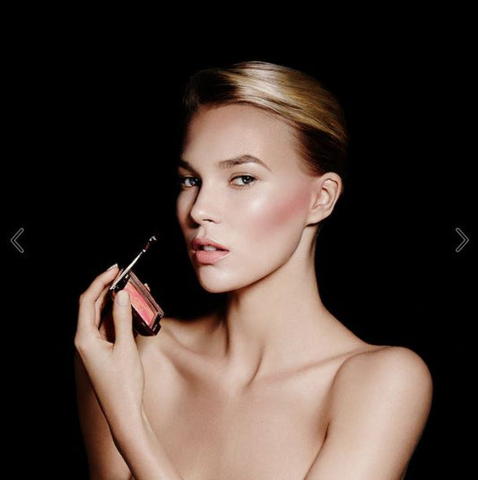 Ambient Lighting Blush Palette – Luminous, Glow-Enhancing Shades