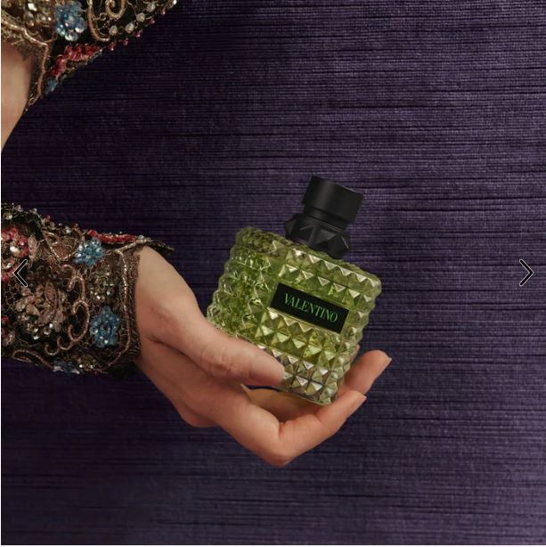 Valentino Donna Born in Roma Green Stravaganza – A Radiant Blend of Vanilla & Tea