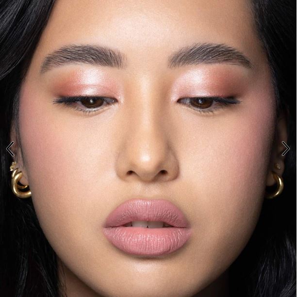 Hyper Natural Face Palette – Glow-Enhancing Eyeshadow & Highlight Palette