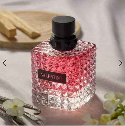 Valentino Donna Born In Roma Eau de Parfum – Captivating Bourbon Vanilla & Jasmine