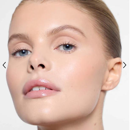 Lip Gloss with Hyaluronic Acid