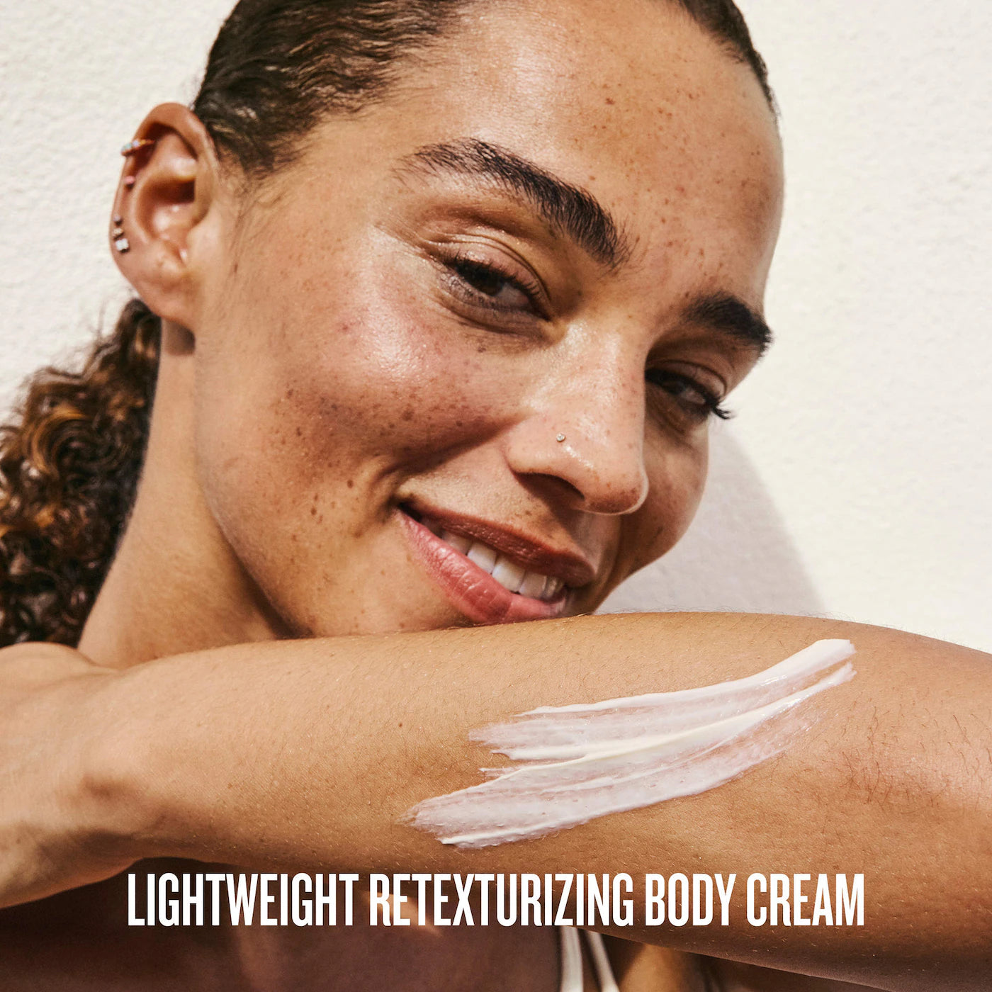 Sol de Janeiro  Bom Dia Bright™ Visibly Brightening and Smoothing Body Cream with Vitamin C